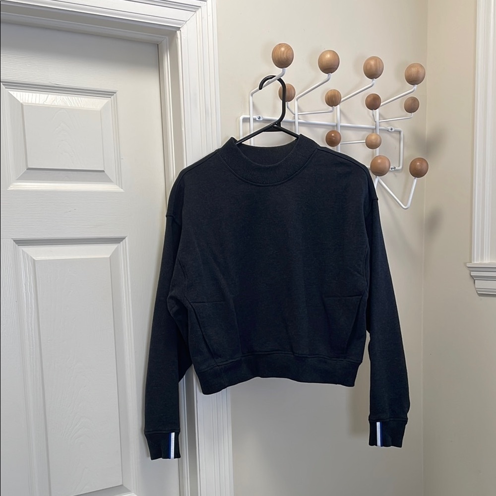 Kit and Ace - Crop Long Sleeve Sweatshirt - Charcoal Black - XS
